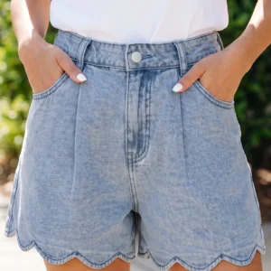 Myosotis Solid Color Denim Shorts with Scalloped Hem – High-Waist Casual
