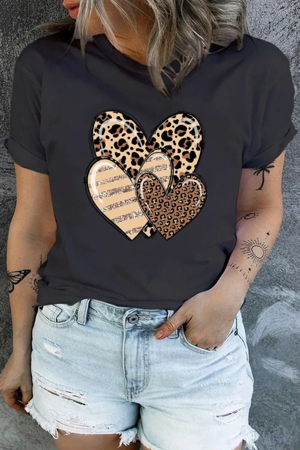 Leopard Heart Graphic Plus Size T-shirt