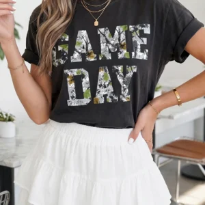 black-game-day-camo-letter-print-tee