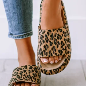 Cozy Leopard Print Plush Thick Sole Slippers for Ultimate Summer and Spring Casual Comfort