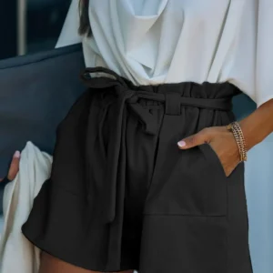 Chic Black Knit Pocketed Shorts