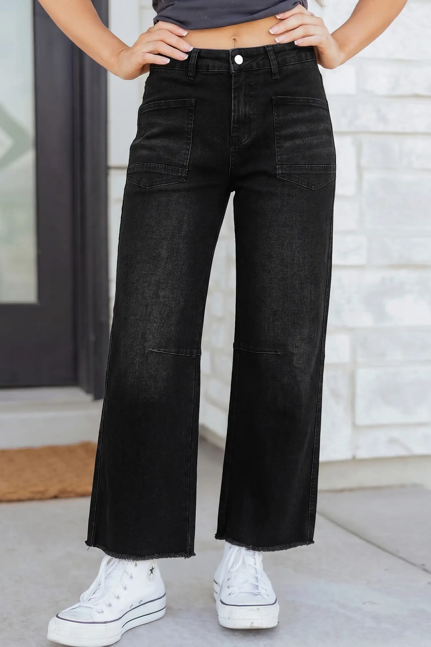 Black Frayed Cropped Barrel Jeans – High-Waist Shift Denim with Raw Hem